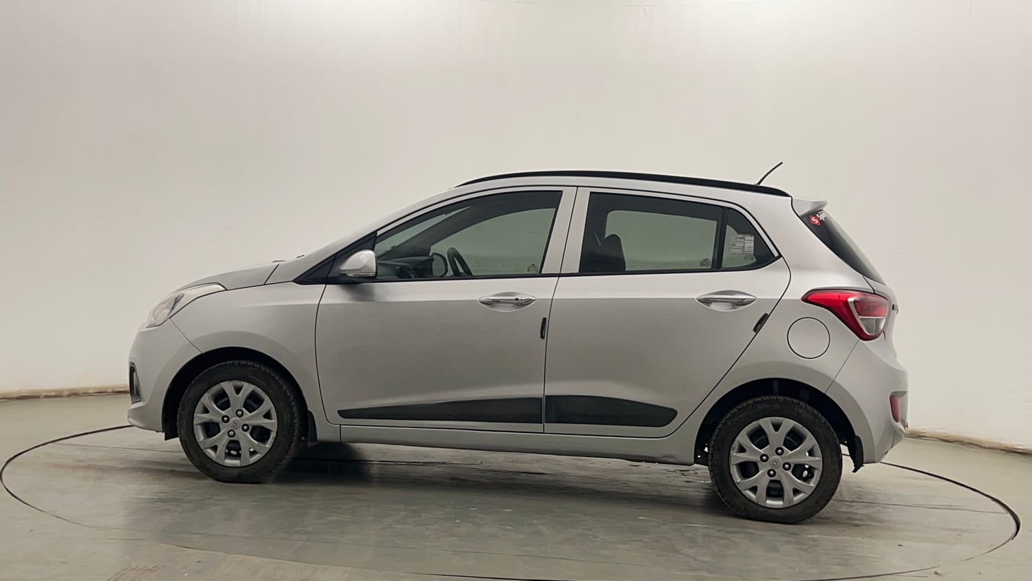 Used 2014 Hyundai Grand i10 Sportz 1.2 Kappa VTVT Petrol Manual exterior LEFT SIDE VIEW