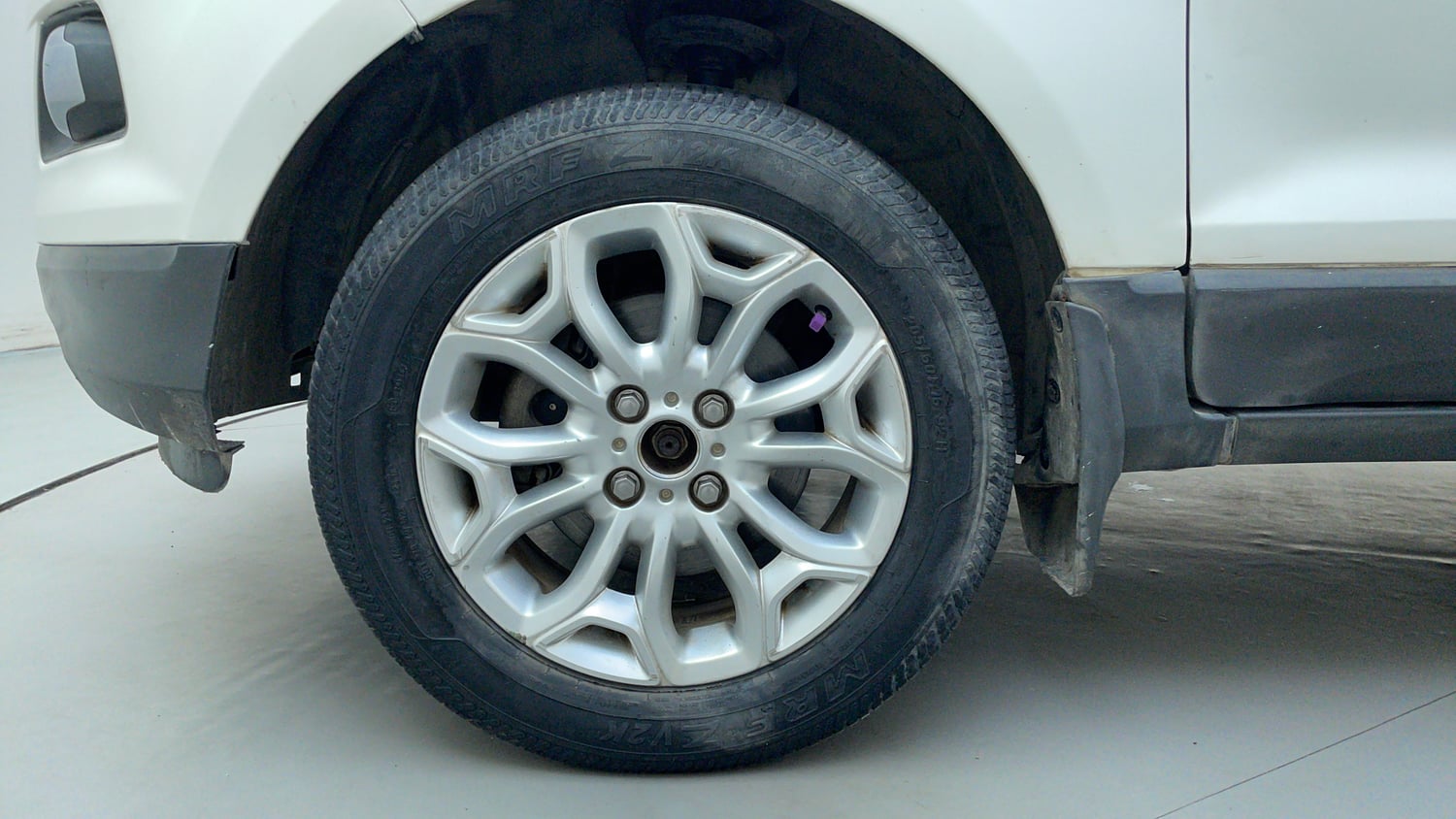 Used 2013 Ford EcoSport Titanium 1.5 Ti-VCT Petrol Manual tyres LEFT FRONT TYRE RIM VIEW