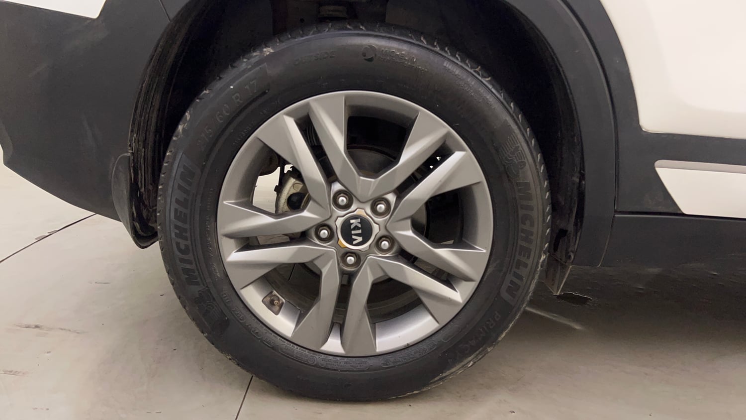 Used 2019 Kia Seltos HTX Plus AT 1.5 Diesel Diesel Automatic tyres RIGHT REAR TYRE RIM VIEW