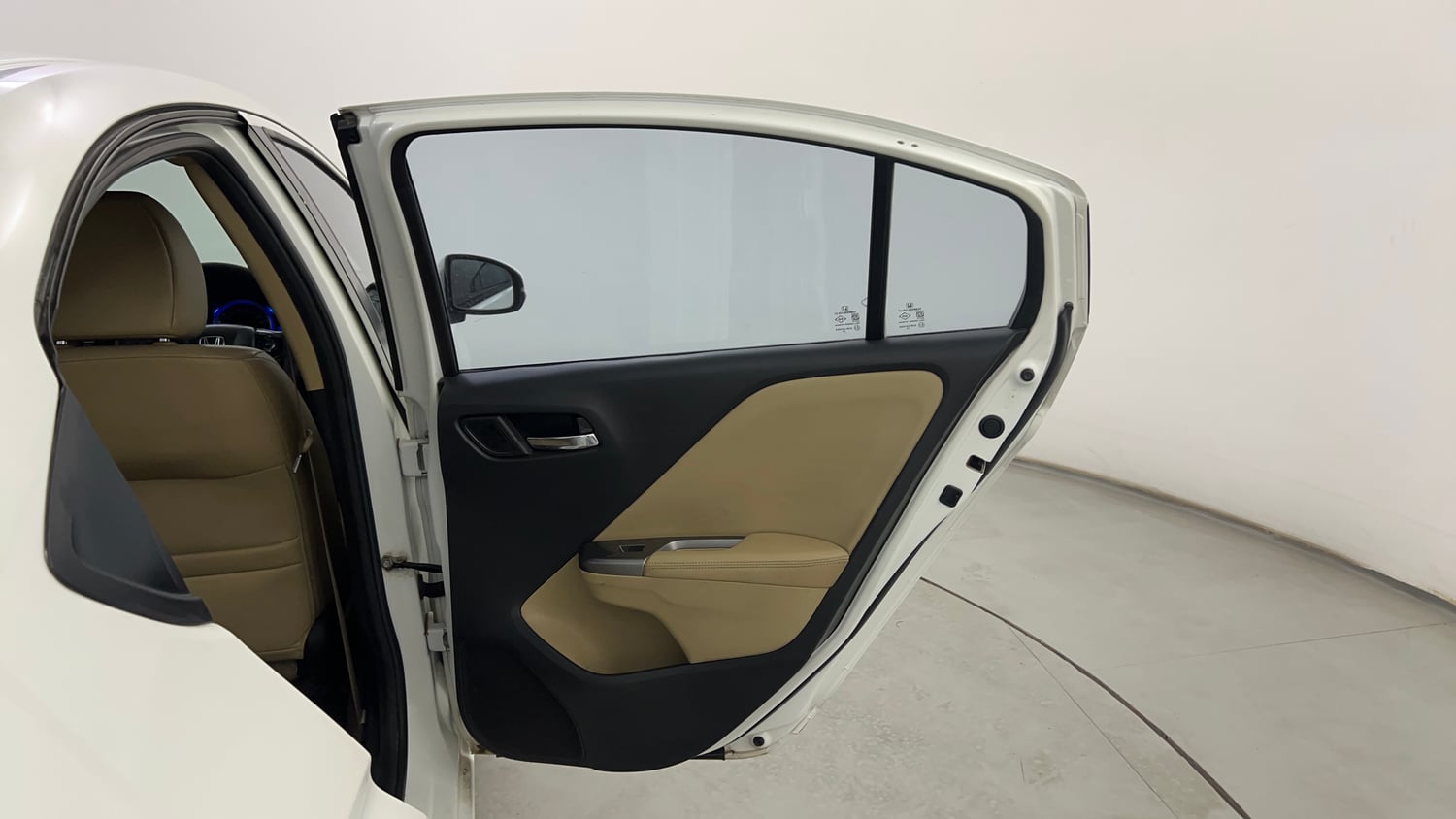 Used 2016 Honda City VX Petrol Manual interior RIGHT REAR DOOR OPEN VIEW