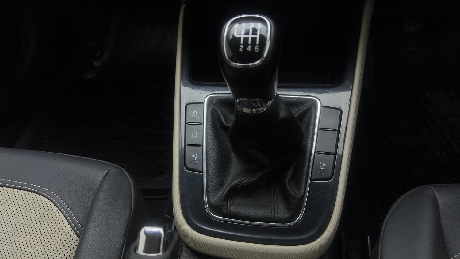 Used 2023 Skoda Slavia Style 1.0L TSI MT Petrol Manual top_features Ventilated seats