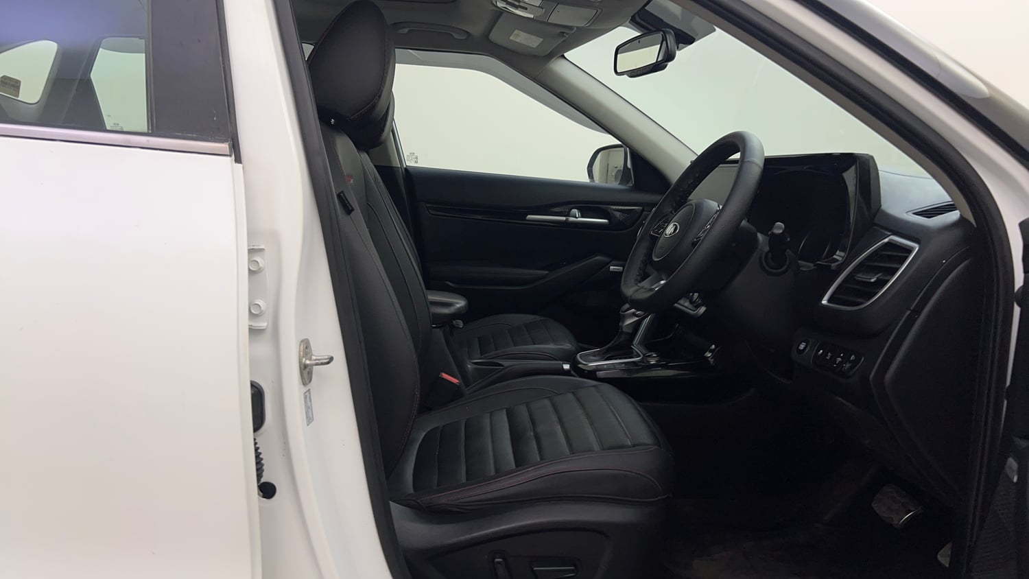 Used 2021 Kia Seltos GTX Plus AT 1.5 Diesel Diesel Automatic interior RIGHT SIDE FRONT DOOR CABIN VIEW