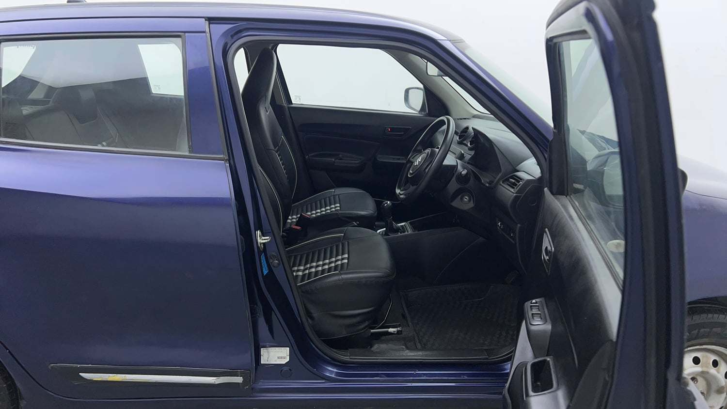 Used 2018 Maruti Suzuki Swift LXI CNG (Outside Fitted) Cng Manual interior RIGHT SIDE FRONT DOOR CABIN VIEW