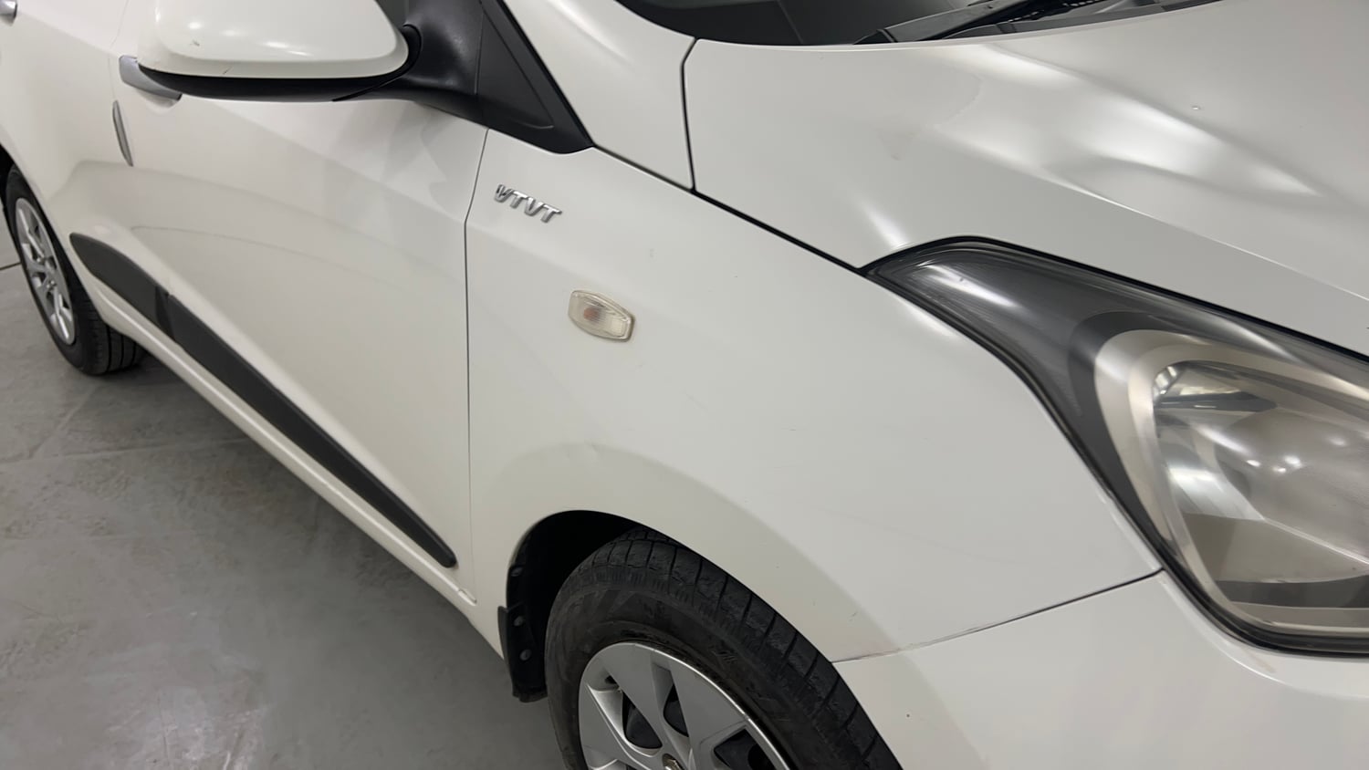 Used 2015 Hyundai Xcent Base 1.2 Petrol Manual dents MINOR SCRATCH