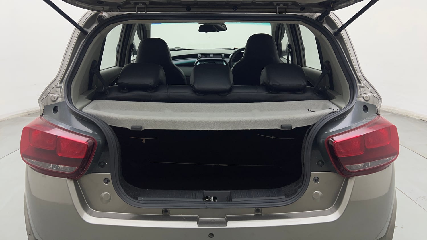 Used 2017 Mahindra KUV100 K6 6 STR Petrol Manual interior DICKY INSIDE VIEW