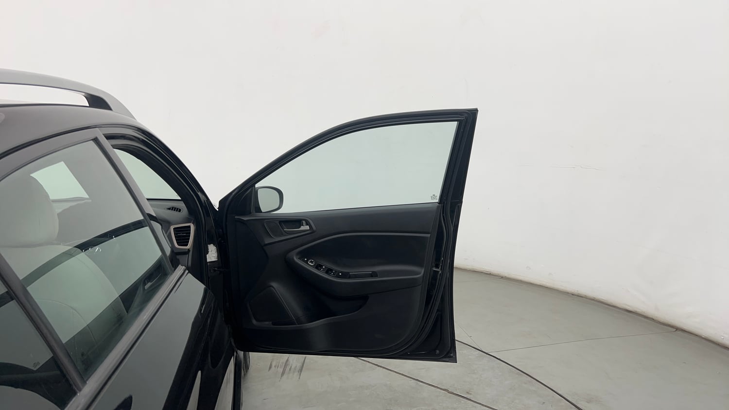 Used 2016 Hyundai i20 Active 1.2 SX Petrol Manual interior RIGHT FRONT DOOR OPEN VIEW