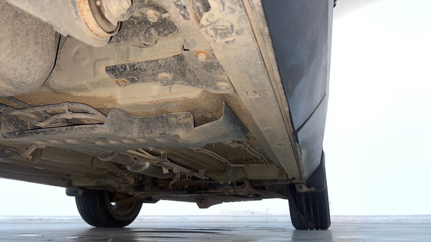 Used 2024 Tata Harrier Fearless Plus Dark Edition AT Diesel Automatic extra REAR RIGHT UNDERBODY VIEW