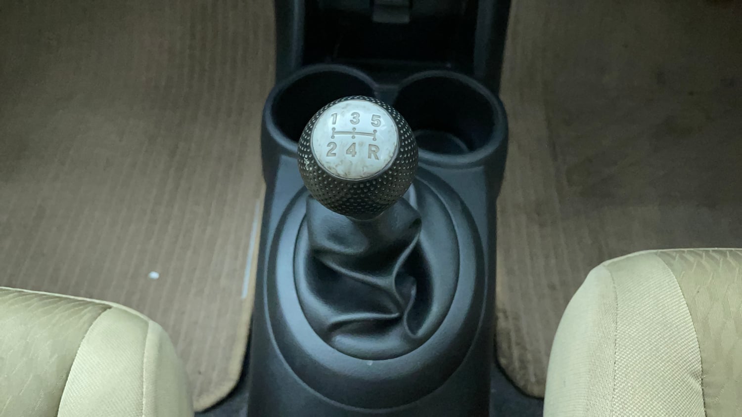 Used 2015 Honda Amaze 1.2 SX i-VTEC Petrol Manual interior GEAR  KNOB VIEW