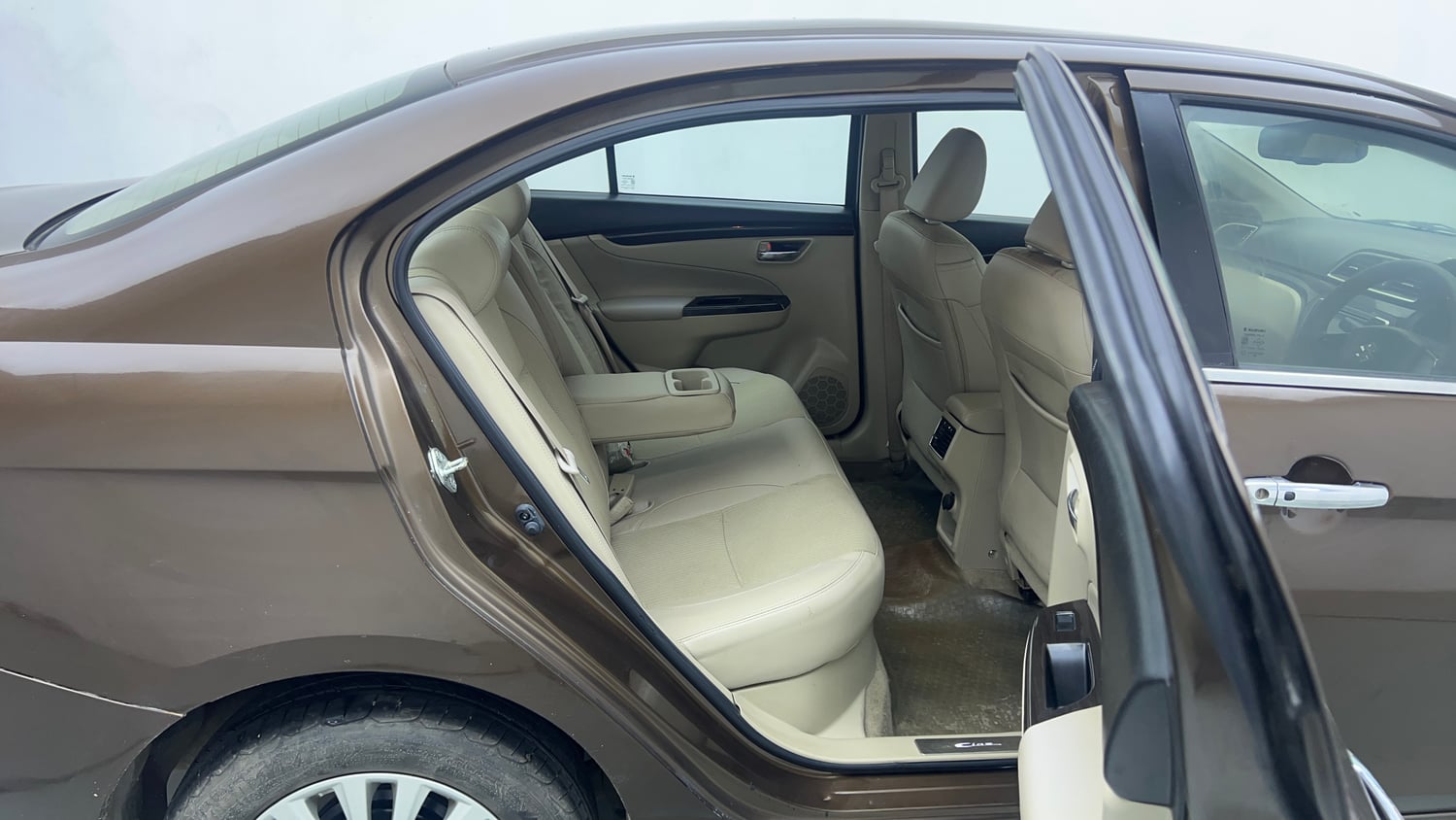 Used 2017 Maruti Suzuki Ciaz ZXi Petrol Manual interior RIGHT SIDE REAR DOOR CABIN VIEW