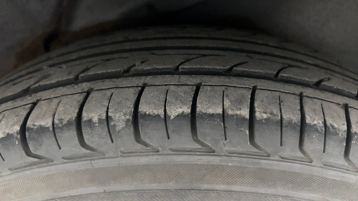 Used 2013 Hyundai i10 Magna 1.2 CNG (Outside Fitted) Cng Manual tyres LEFT REAR TYRE TREAD VIEW