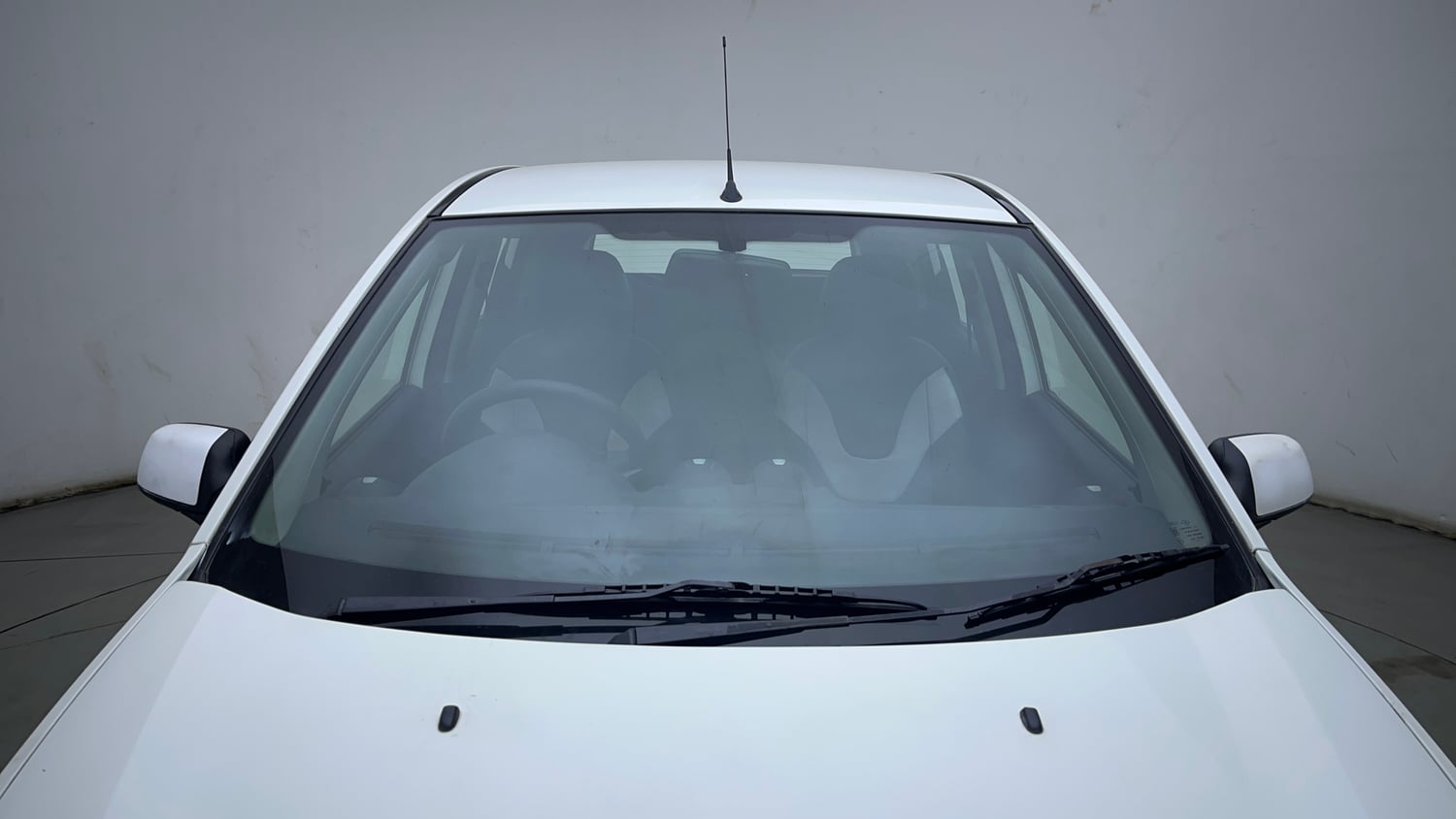 Used 2012 Ford Figo Duratorq Diesel ZXI 1.4 Diesel Manual exterior FRONT WINDSHIELD VIEW