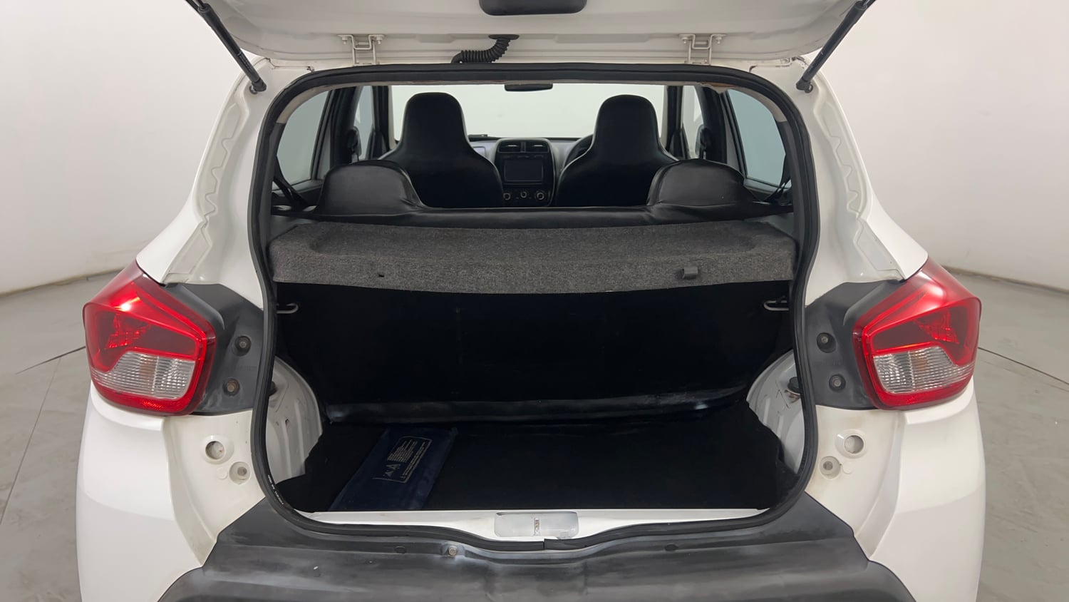 Used 2015 Renault Kwid RXT Petrol Manual interior DICKY INSIDE VIEW