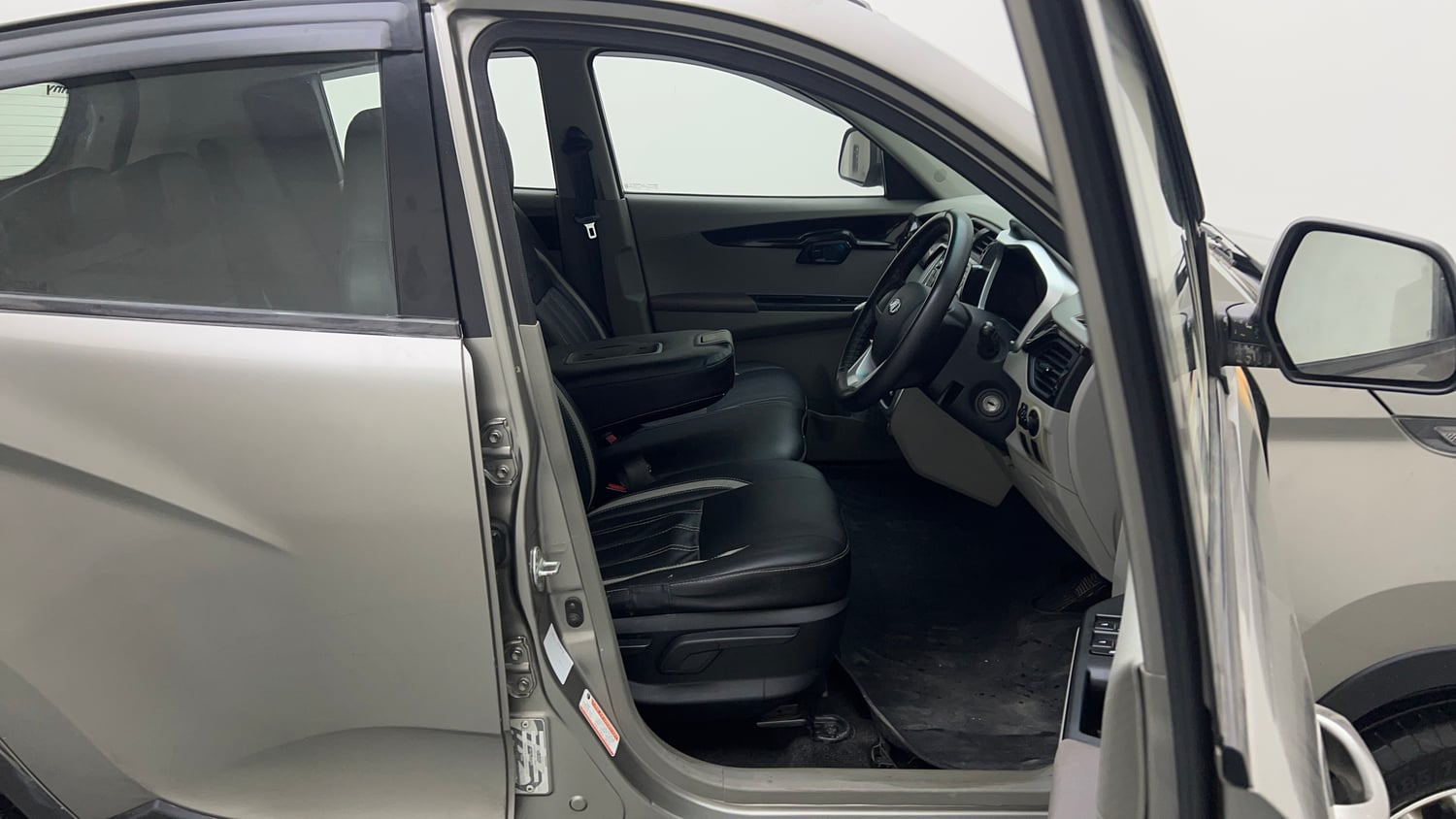 Used 2017 Mahindra KUV100 K6 6 STR Petrol Manual interior RIGHT SIDE FRONT DOOR CABIN VIEW