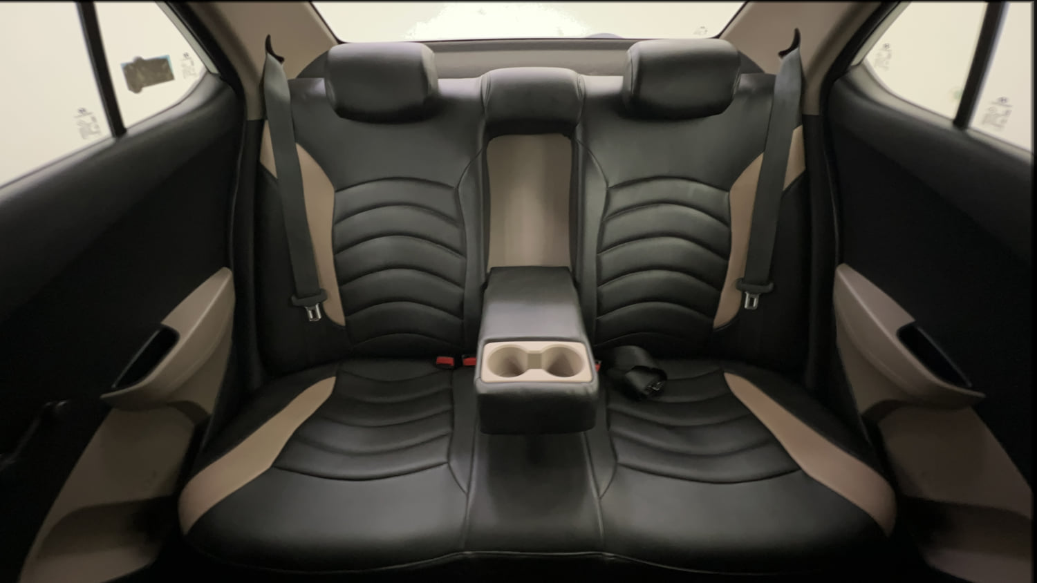 Used 2015 Hyundai Xcent Base 1.2 Petrol Manual interior REAR SEAT CONDITION VIEW