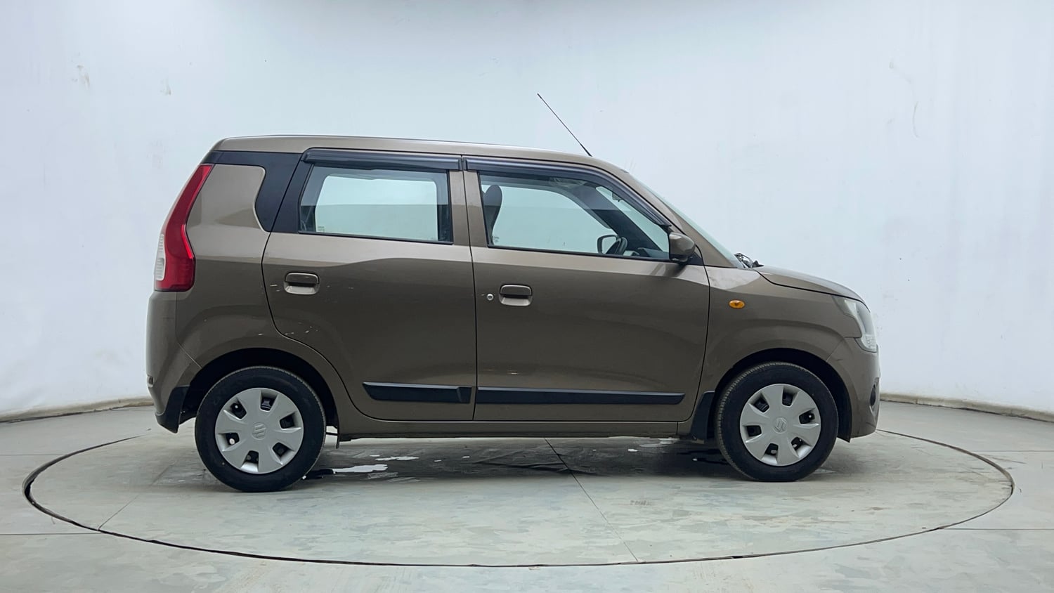 Used 2021 Maruti Suzuki Wagon R 1.0 VXi 1.0 Petrol Manual exterior RIGHT SIDE VIEW