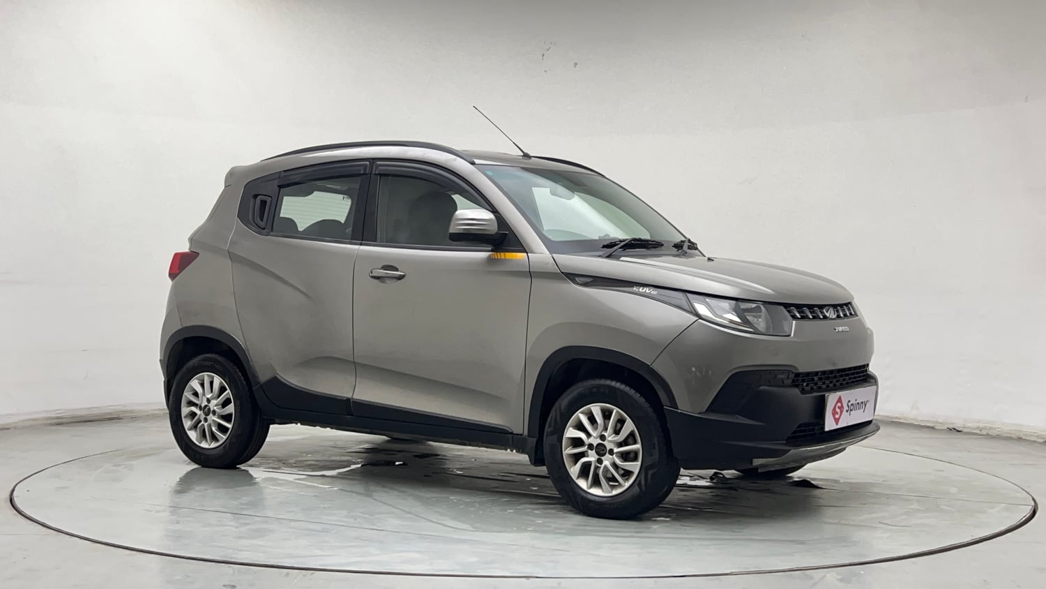 Used 2017 Mahindra KUV100 K6 6 STR Petrol Manual exterior RIGHT FRONT CORNER VIEW