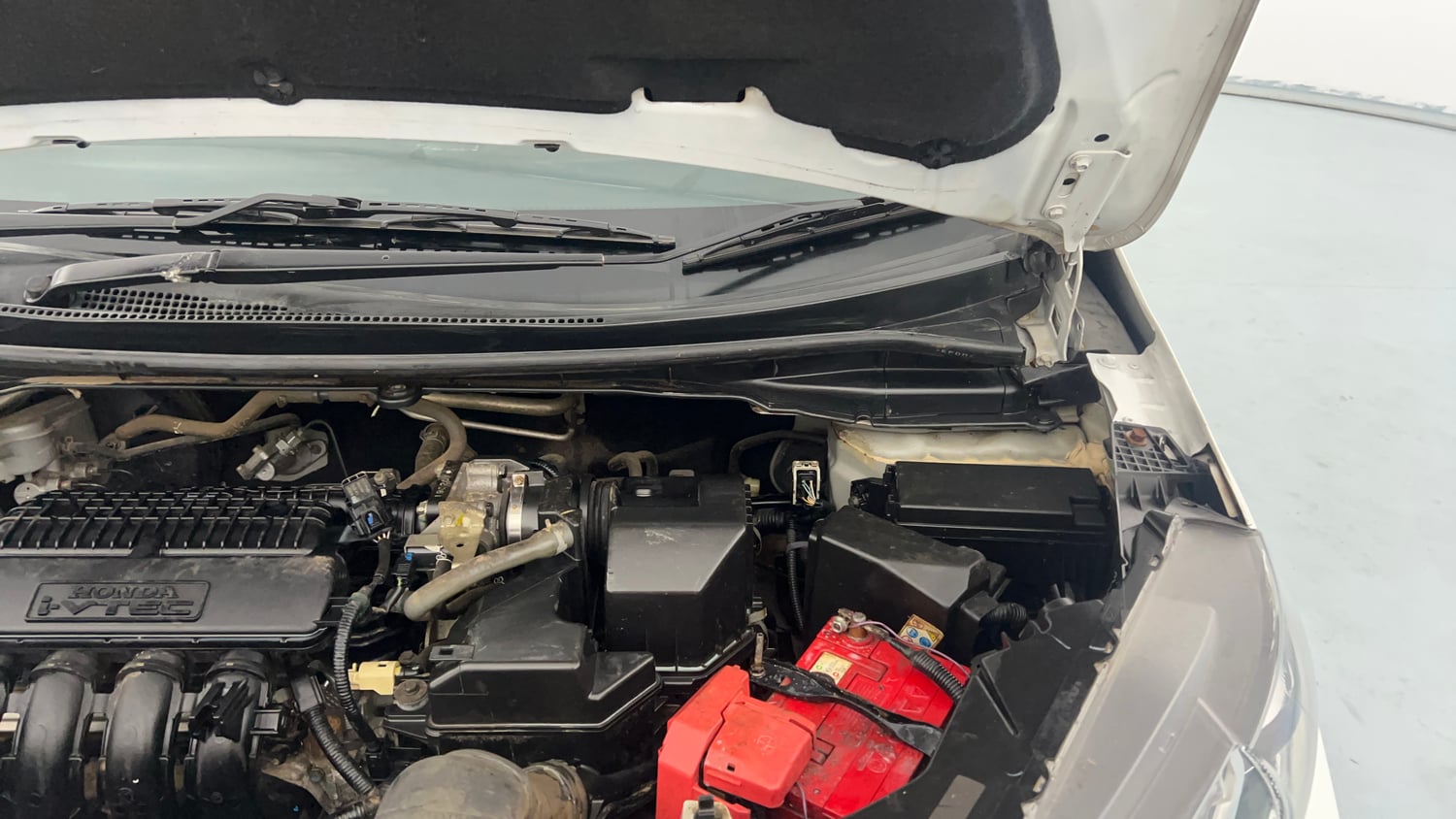 Used 2019 Honda WR-V Edge Edition Plus Petrol Petrol Manual engine ENGINE LEFT SIDE HINGE & APRON VIEW