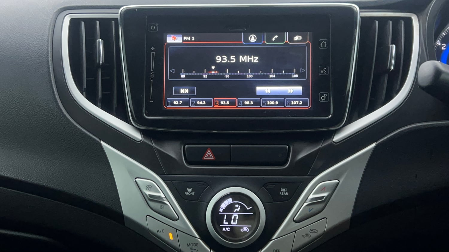 Used 2016 Maruti Suzuki Baleno Alpha 1.2 Petrol Manual interior MUSIC SYSTEM & AC CONTROL VIEW