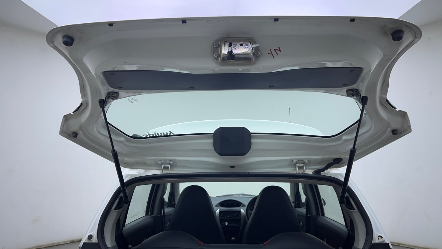 Used 2015 Maruti Suzuki Alto 800 Lxi Petrol Manual interior DICKY DOOR OPEN VIEW