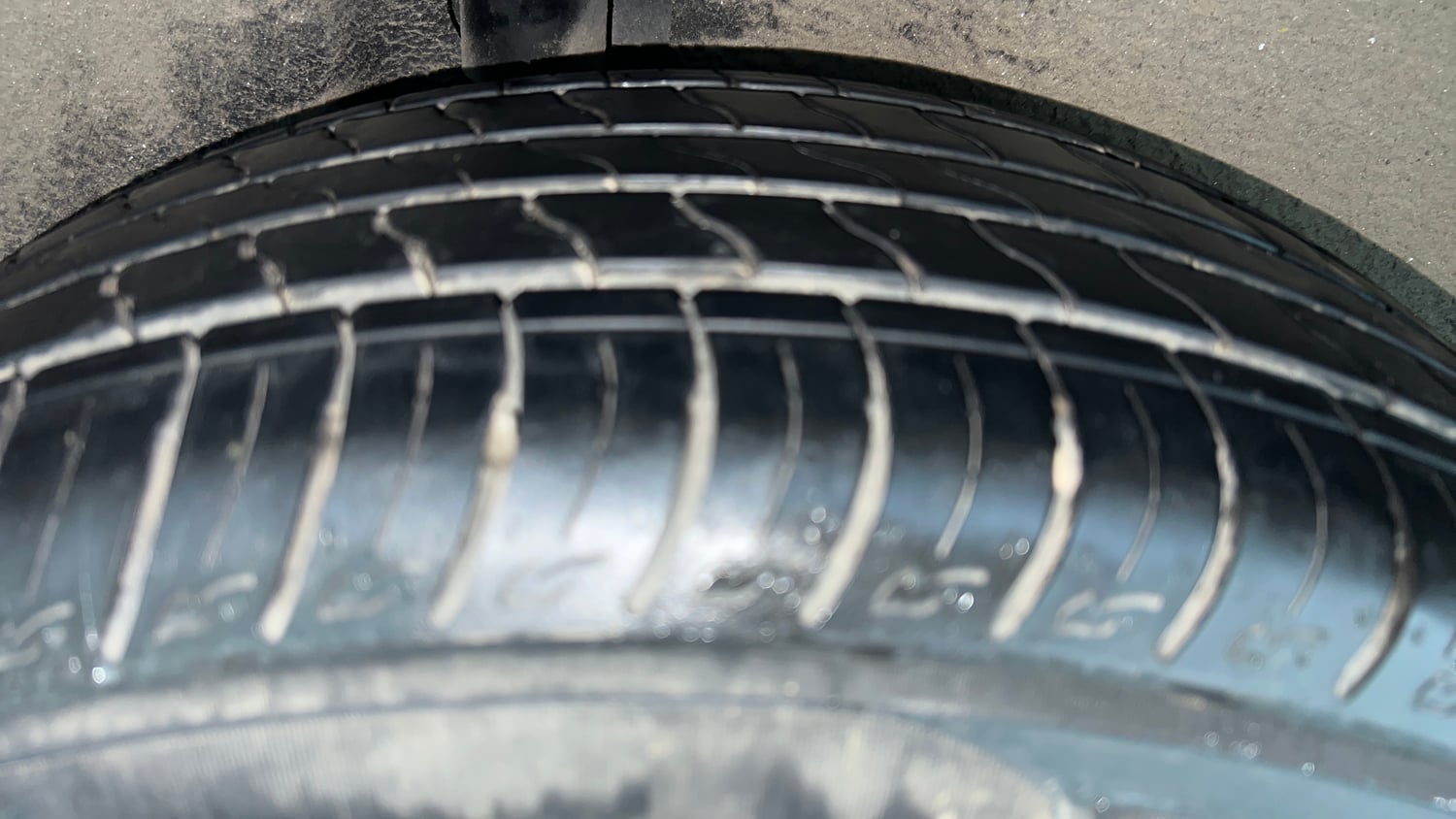 Used 2018 Ford EcoSport Titanium + 1.5L Ti-VCT AT Petrol Automatic tyres RIGHT REAR TYRE TREAD VIEW