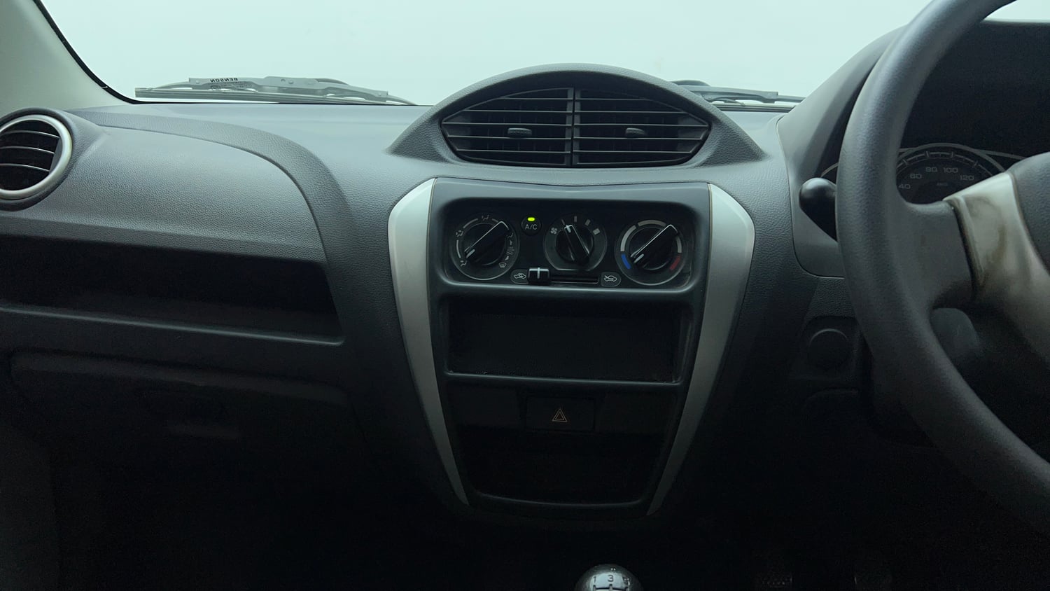 Used 2016 Maruti Suzuki Alto 800 LXi Petrol Manual interior MUSIC SYSTEM & AC CONTROL VIEW