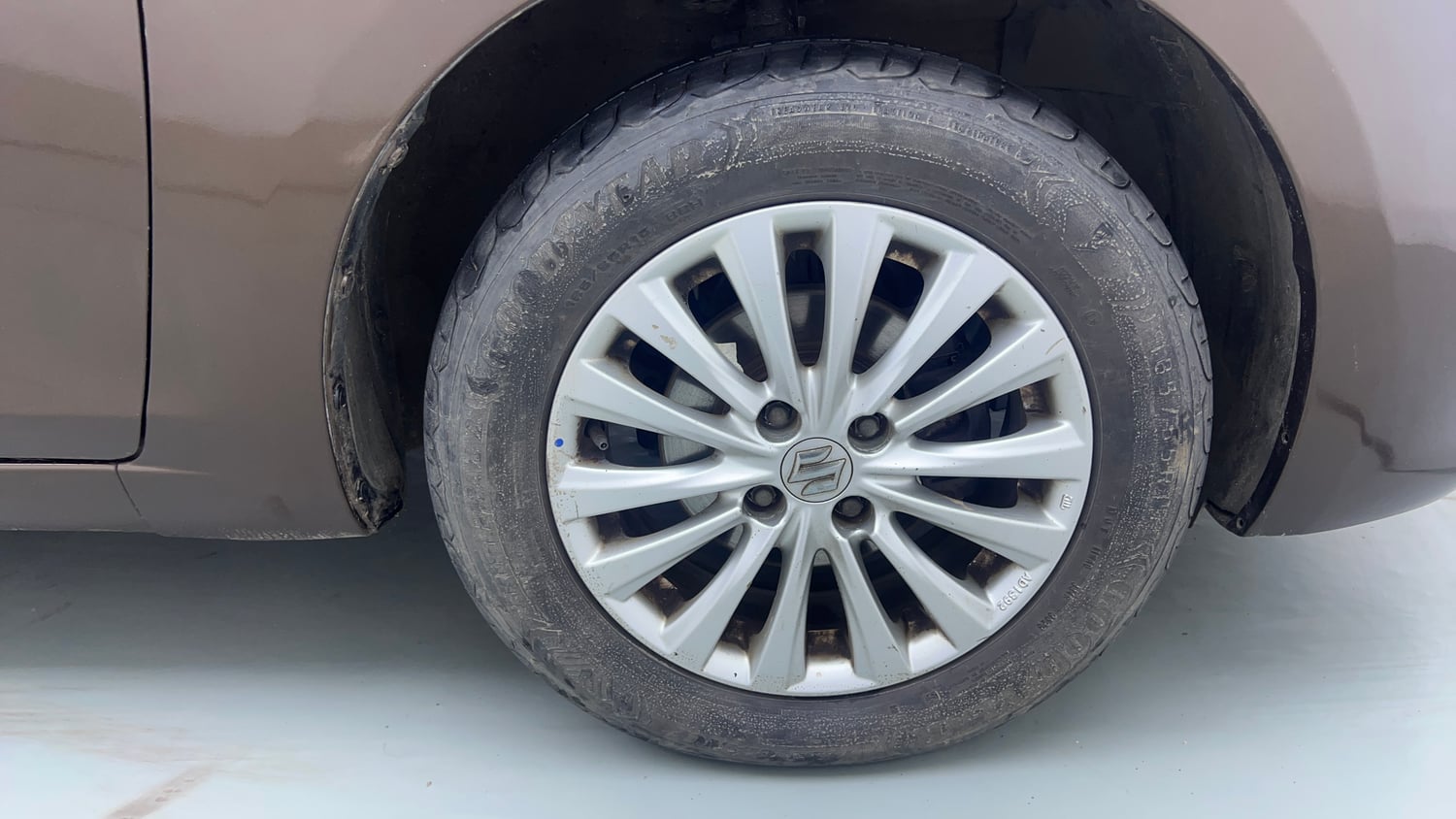 Used 2017 Maruti Suzuki Ciaz ZXi Petrol Manual tyres RIGHT FRONT TYRE RIM VIEW