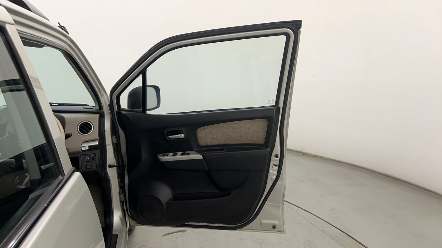 Used 2016 Maruti Suzuki Wagon R VXI Petrol Manual interior RIGHT FRONT DOOR OPEN VIEW