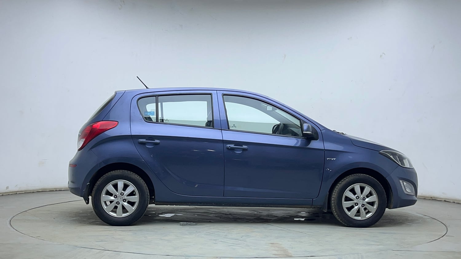 Used 2013 Hyundai i20 Sportz 1.2 Petrol Manual exterior RIGHT SIDE VIEW