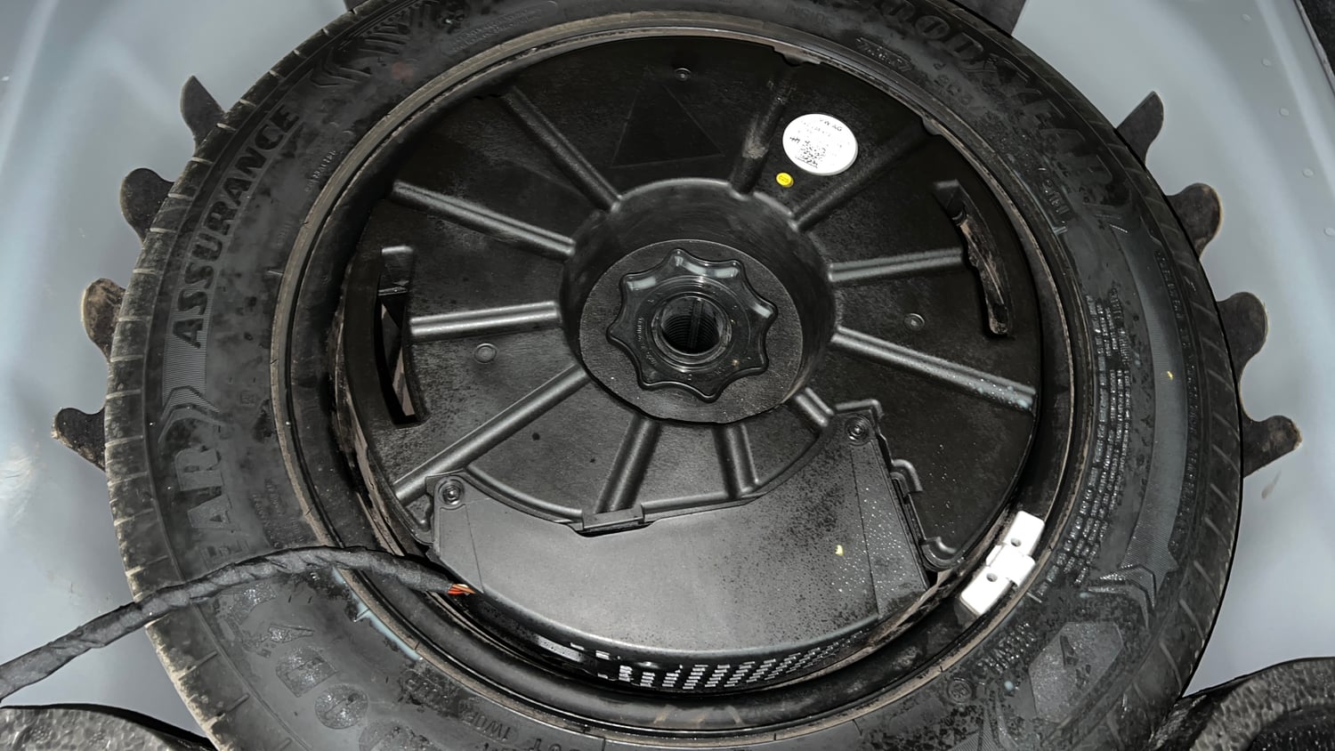 Used 2022 Skoda Slavia Style 1.5L TSI MT Petrol Manual tyres SPARE TYRE VIEW