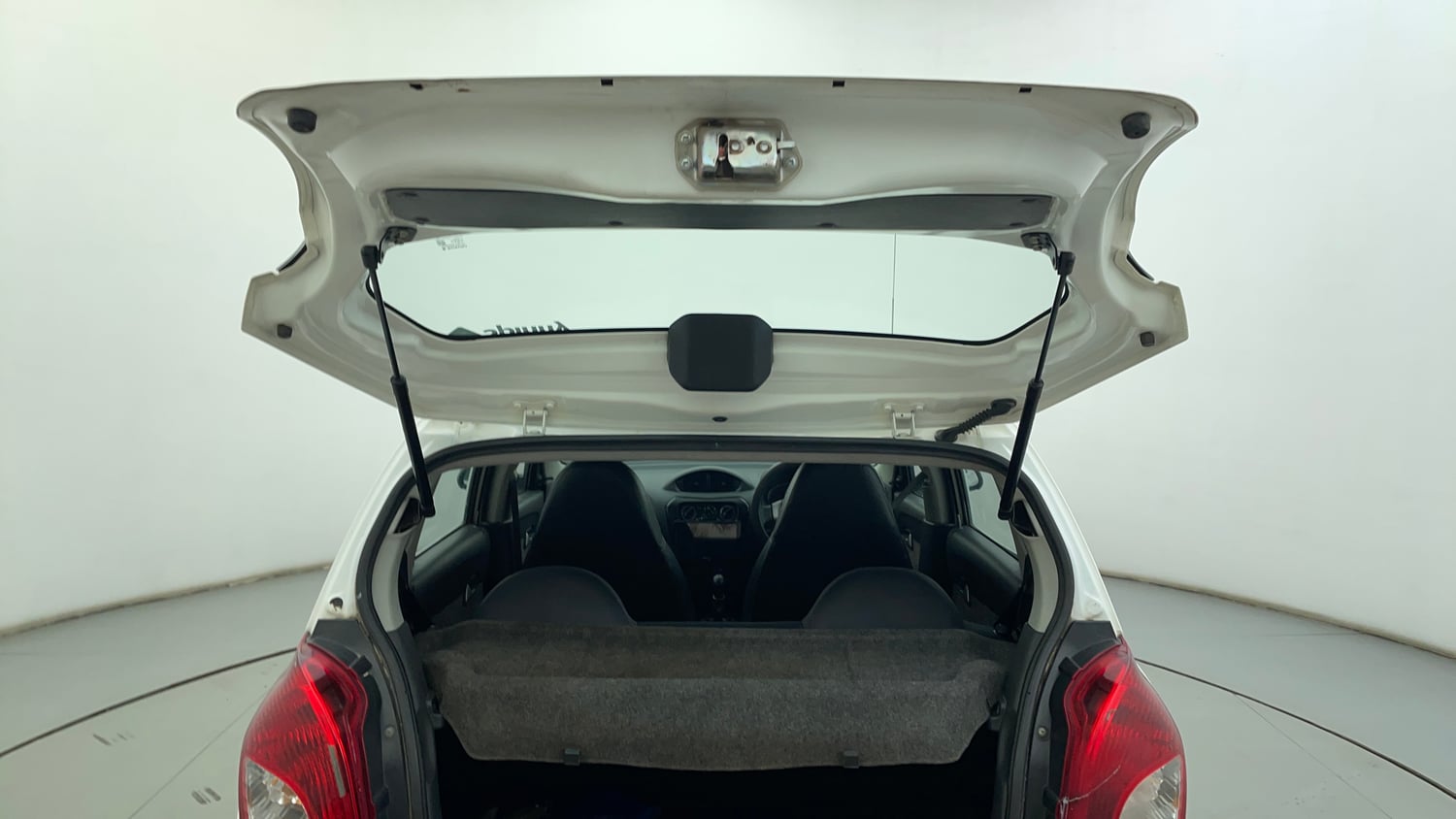 Used 2018 Maruti Suzuki Alto 800 VXi Petrol Manual interior DICKY DOOR OPEN VIEW