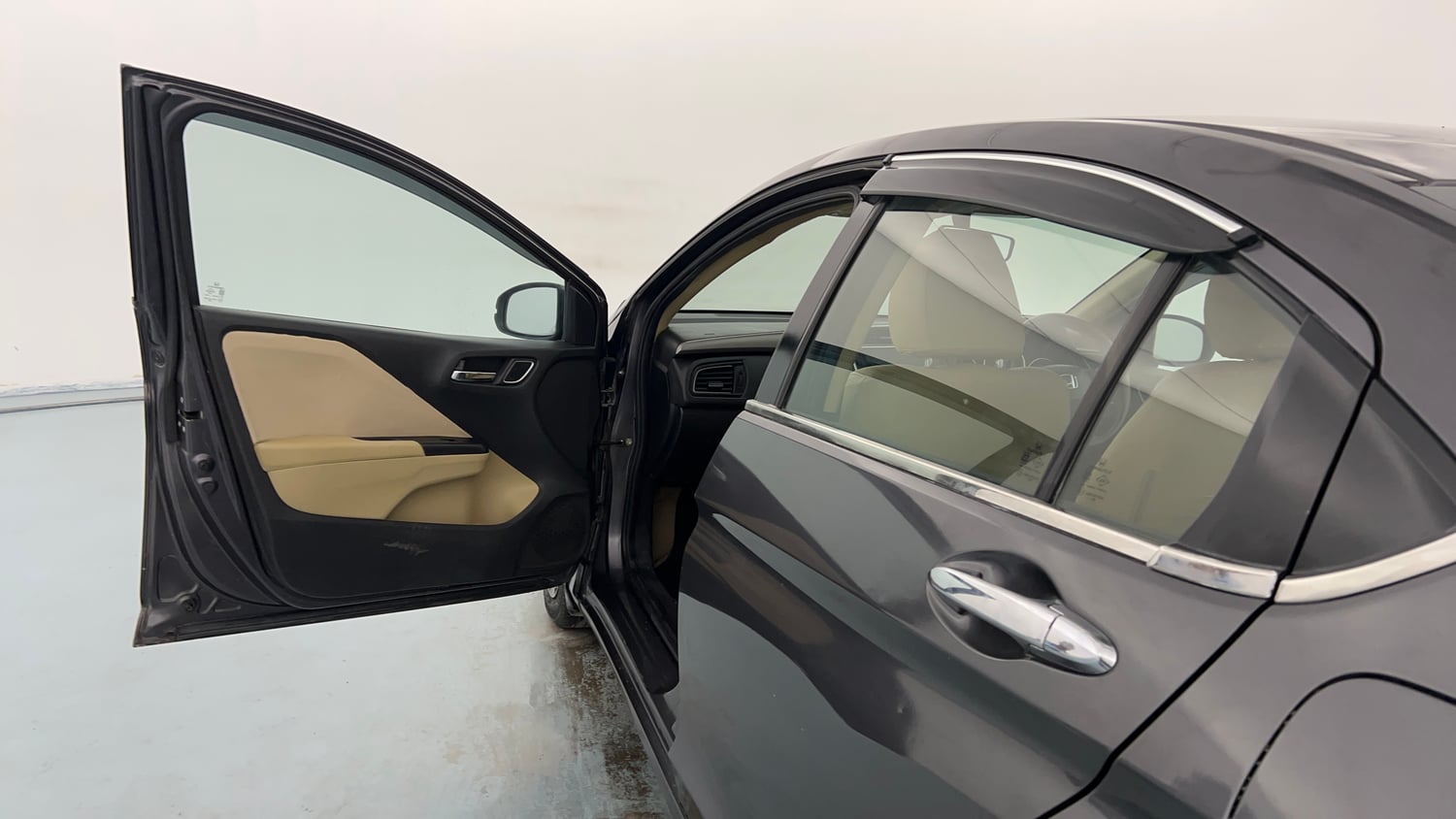 Used 2017 Honda City V CVT Petrol Petrol Automatic interior LEFT FRONT DOOR OPEN VIEW