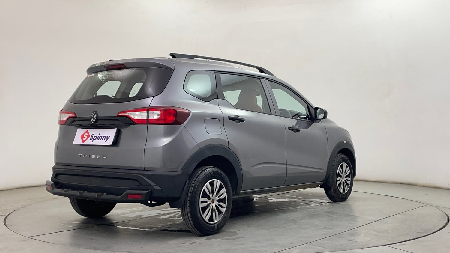 Used 2026 Renault Triber Evolution Petrol Manual exterior RIGHT REAR CORNER VIEW
