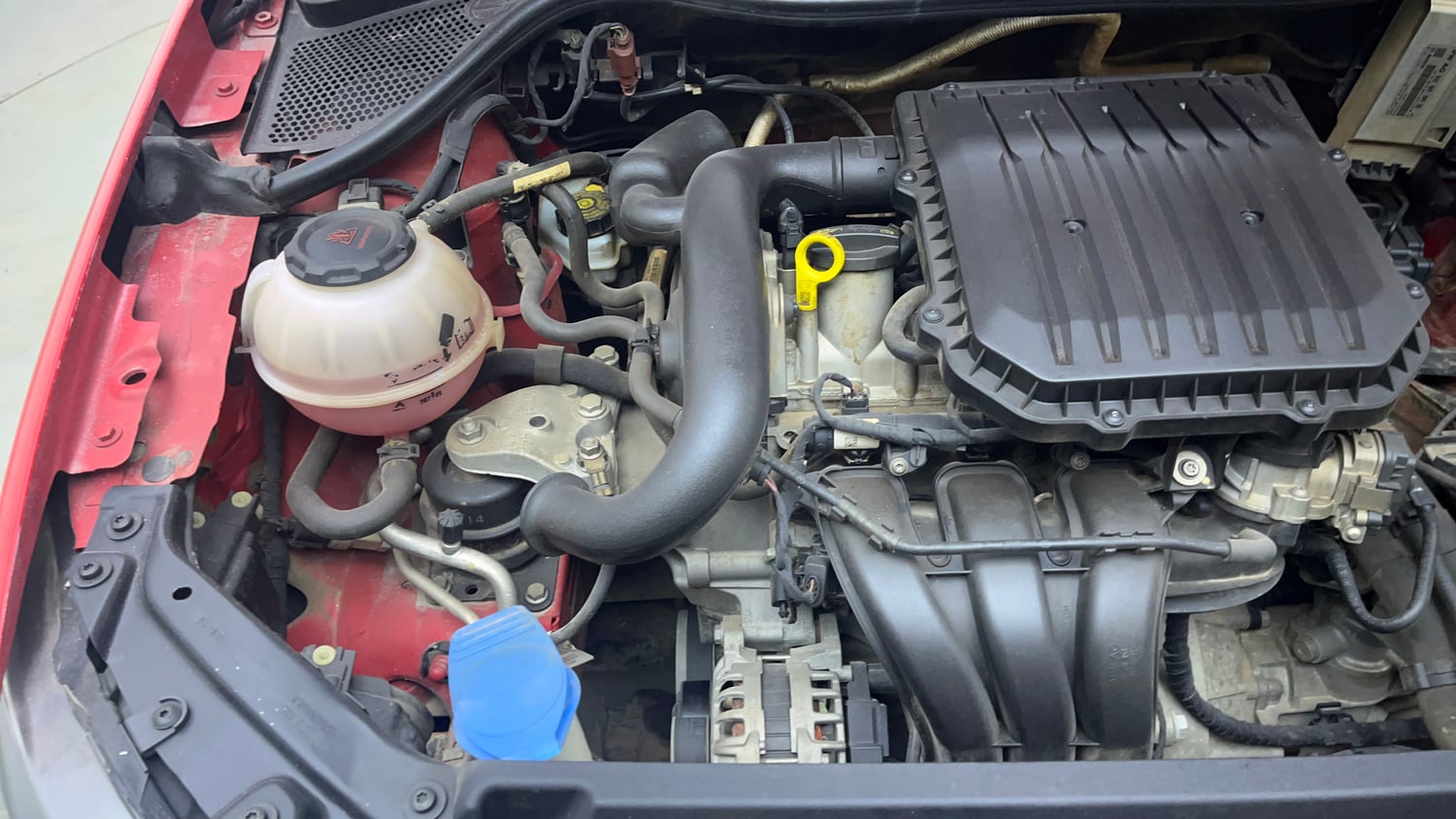 Used 2019 Volkswagen Polo Trendline 1.0L (P) Petrol Manual engine ENGINE RIGHT SIDE VIEW