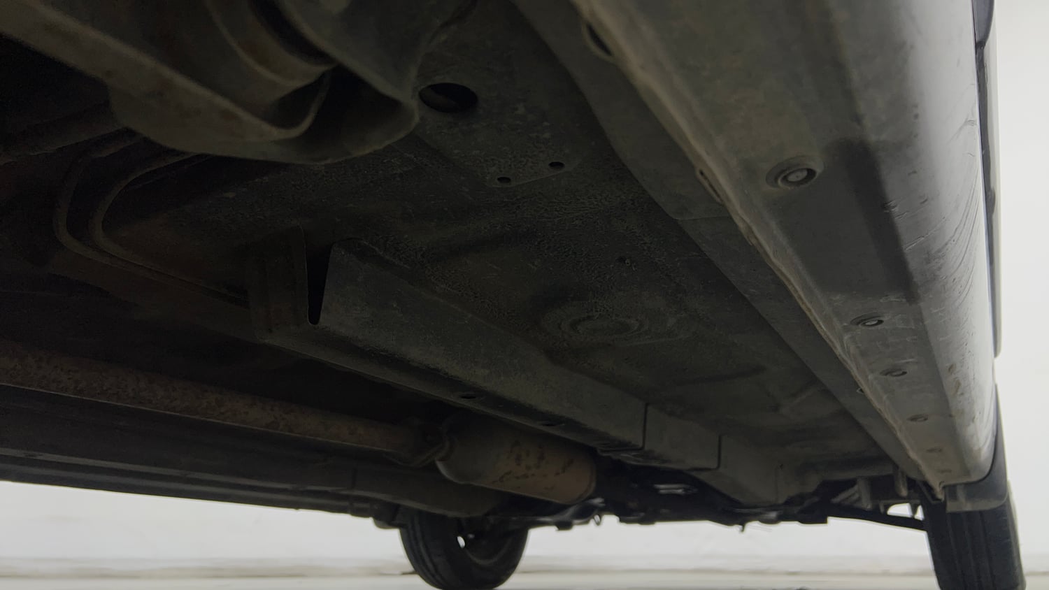 Used 2014 Maruti Suzuki Wagon R VXI Petrol Manual extra REAR RIGHT UNDERBODY VIEW