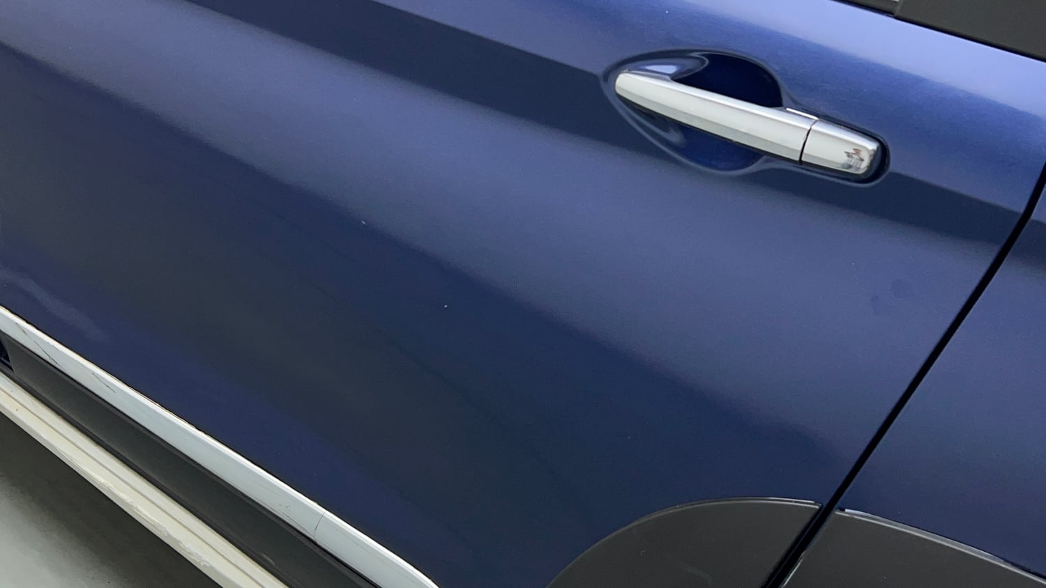 Used 2021 Maruti Suzuki XL6 Zeta AT Petrol Petrol Automatic dents MINOR DENT