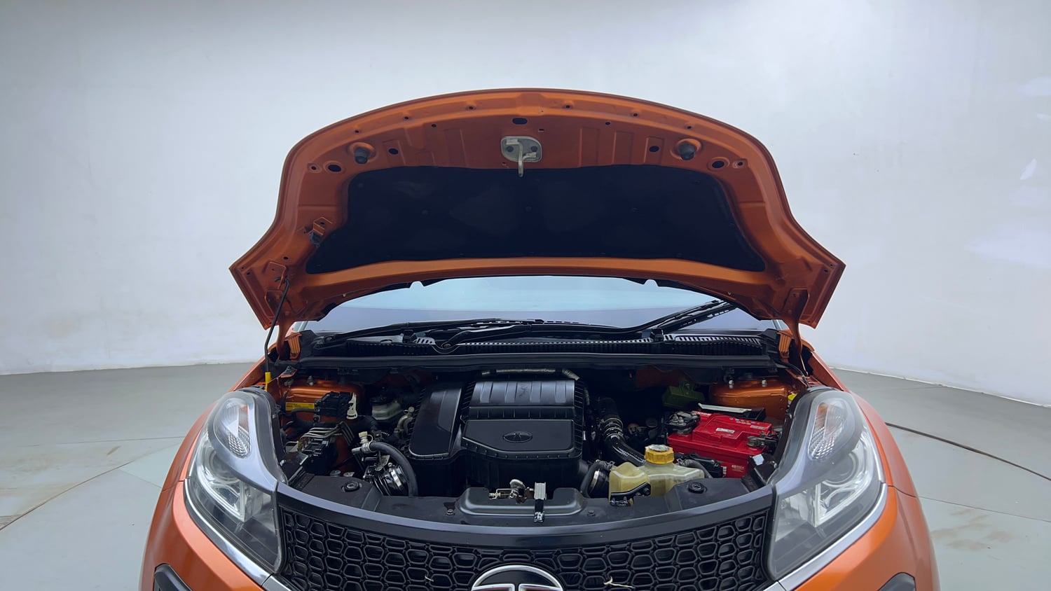 Used 2019 Tata Nexon XZA Plus Diesel Dual Tone Diesel Automatic engine ENGINE & BONNET OPEN FRONT VIEW