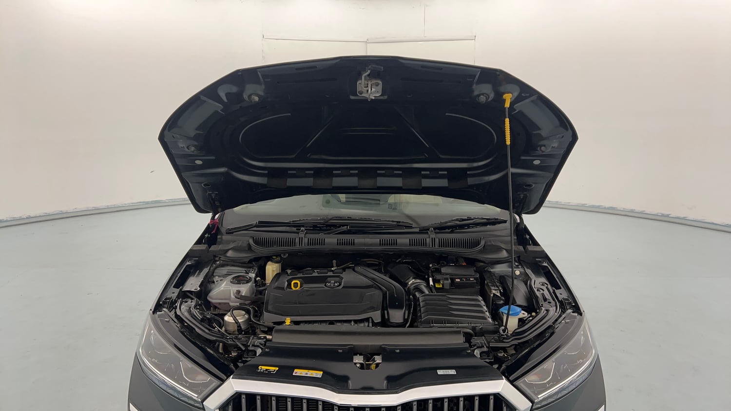 Used 2022 Skoda Slavia Style 1.5L TSI MT Petrol Manual engine ENGINE & BONNET OPEN FRONT VIEW