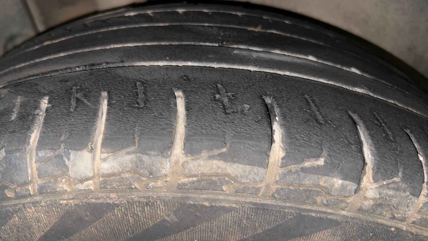 Used 2021 Kia Seltos GTX Plus AT 1.5 Diesel Diesel Automatic tyres RIGHT REAR TYRE TREAD VIEW