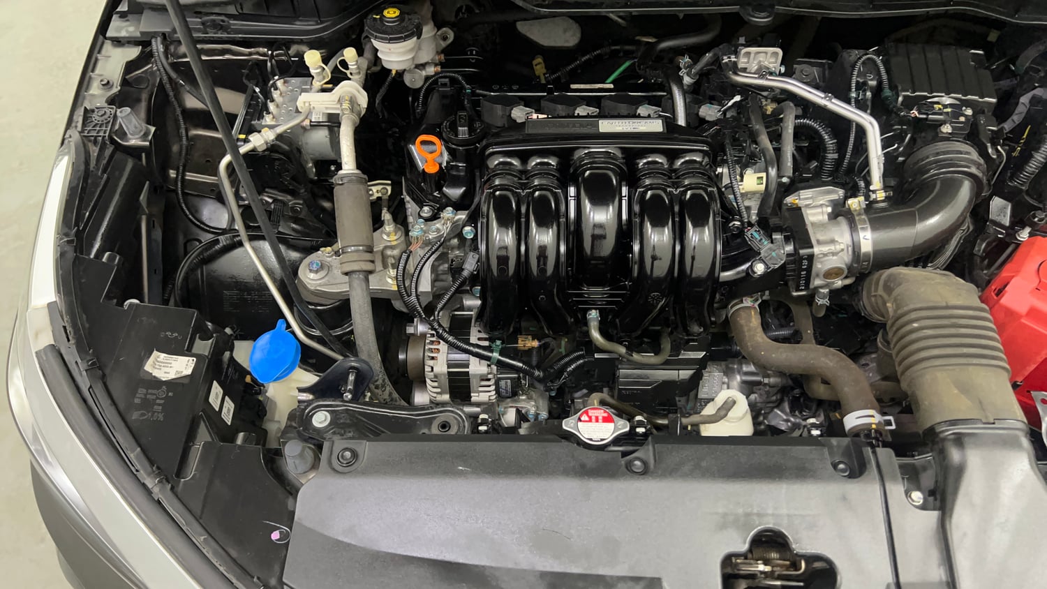Used 2021 Honda City V CVT Petrol Petrol Automatic engine ENGINE RIGHT SIDE VIEW