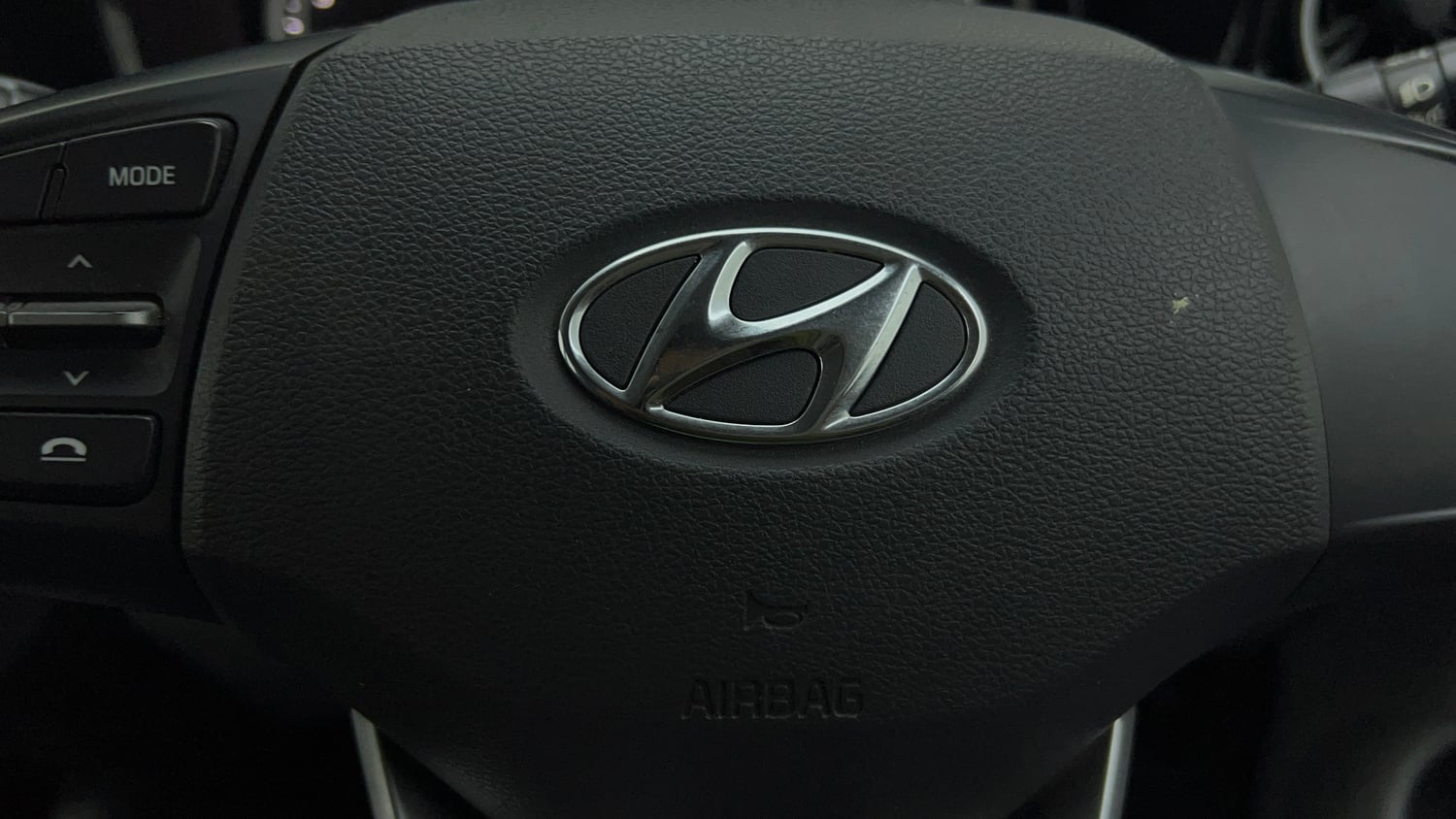 Used 2020 Hyundai Grand i10 Nios Asta 1.2 Kappa VTVT Petrol Manual top_features Airbags