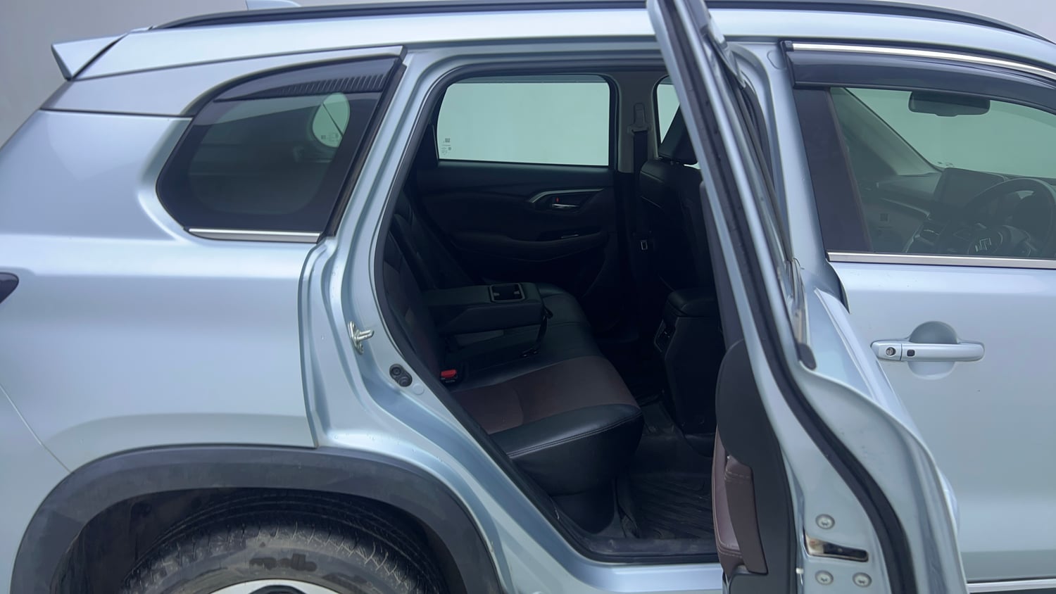 Used 2024 Maruti Suzuki Grand Vitara Alpha Smart Hybrid AT Petrol Automatic interior RIGHT SIDE REAR DOOR CABIN VIEW