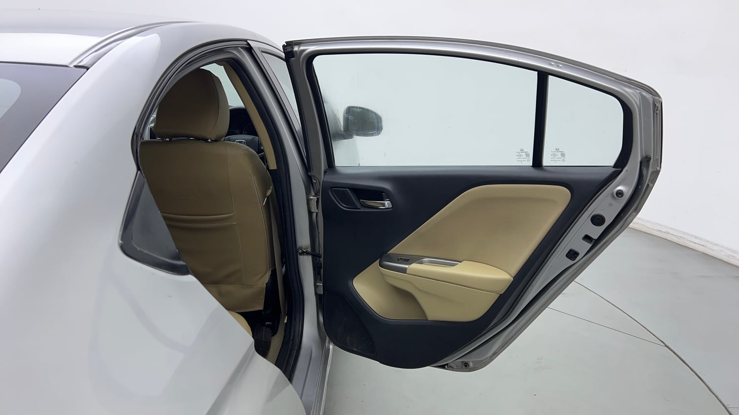 Used 2016 Honda City V Petrol Manual interior RIGHT REAR DOOR OPEN VIEW