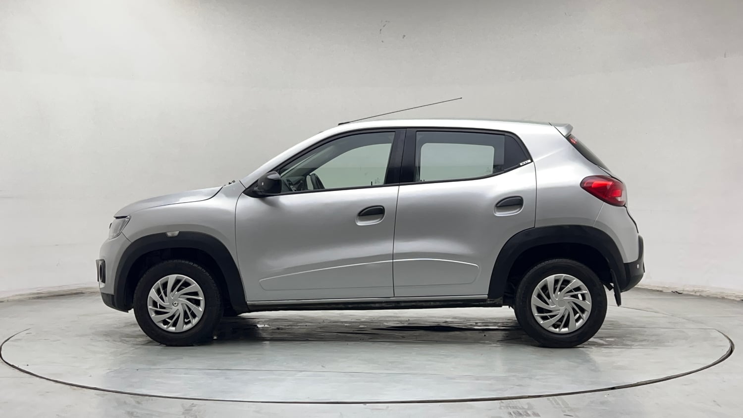 Used 2018 Renault Kwid 1.0 RXL CNG (Outside Fitted) Cng Manual exterior LEFT SIDE VIEW