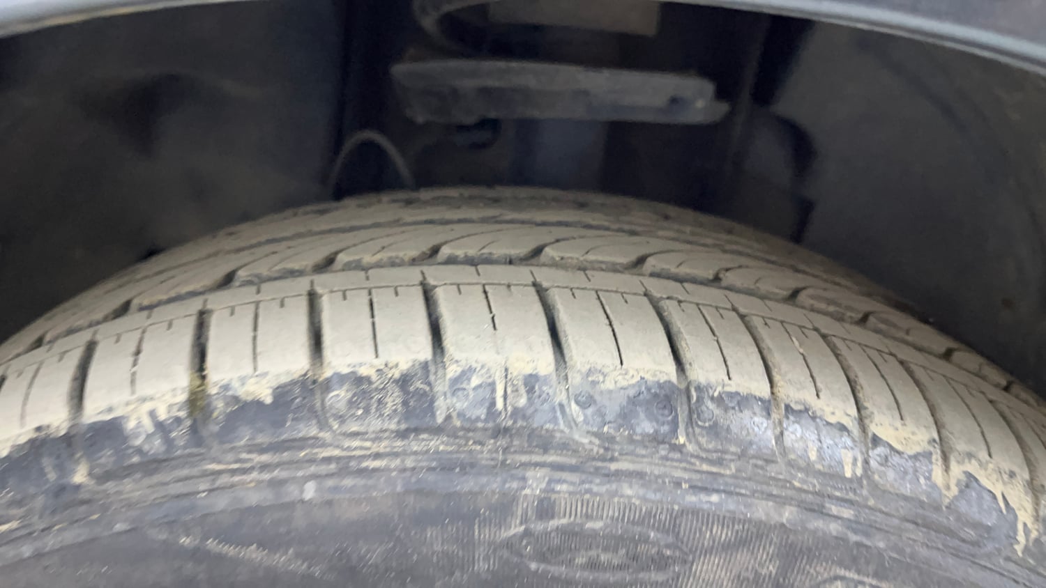 Used 2023 Tata Tiago XZA Plus Petrol Automatic tyres LEFT FRONT TYRE TREAD VIEW