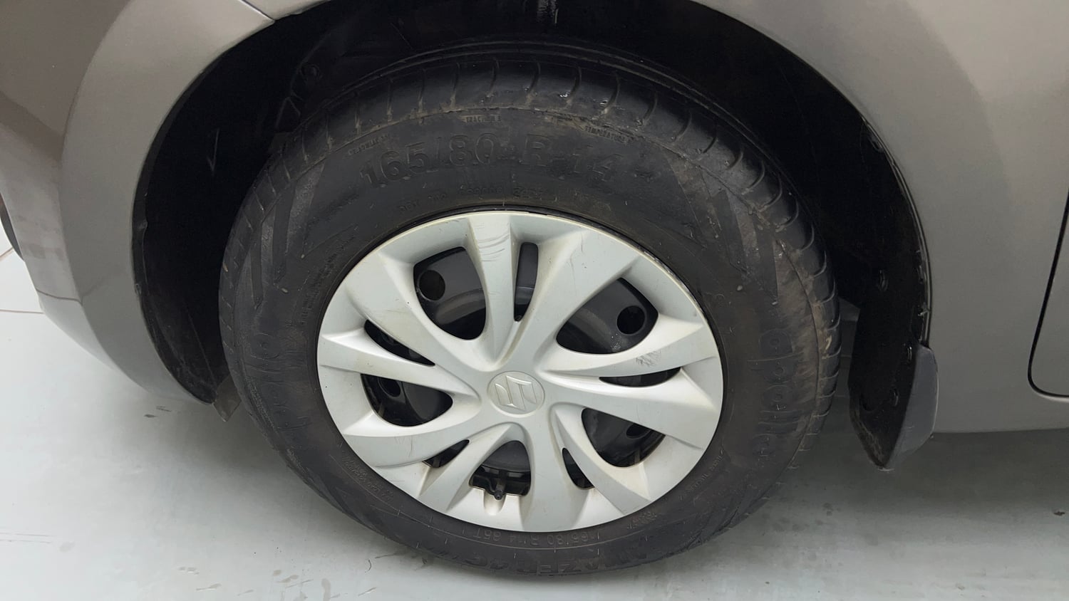 Used 2018 Maruti Suzuki Swift VXi Petrol Manual tyres LEFT FRONT TYRE RIM VIEW