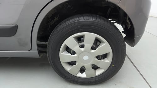 Used 2014 Maruti Suzuki Wagon R LXI CNG Cng Manual tyres LEFT REAR TYRE RIM VIEW