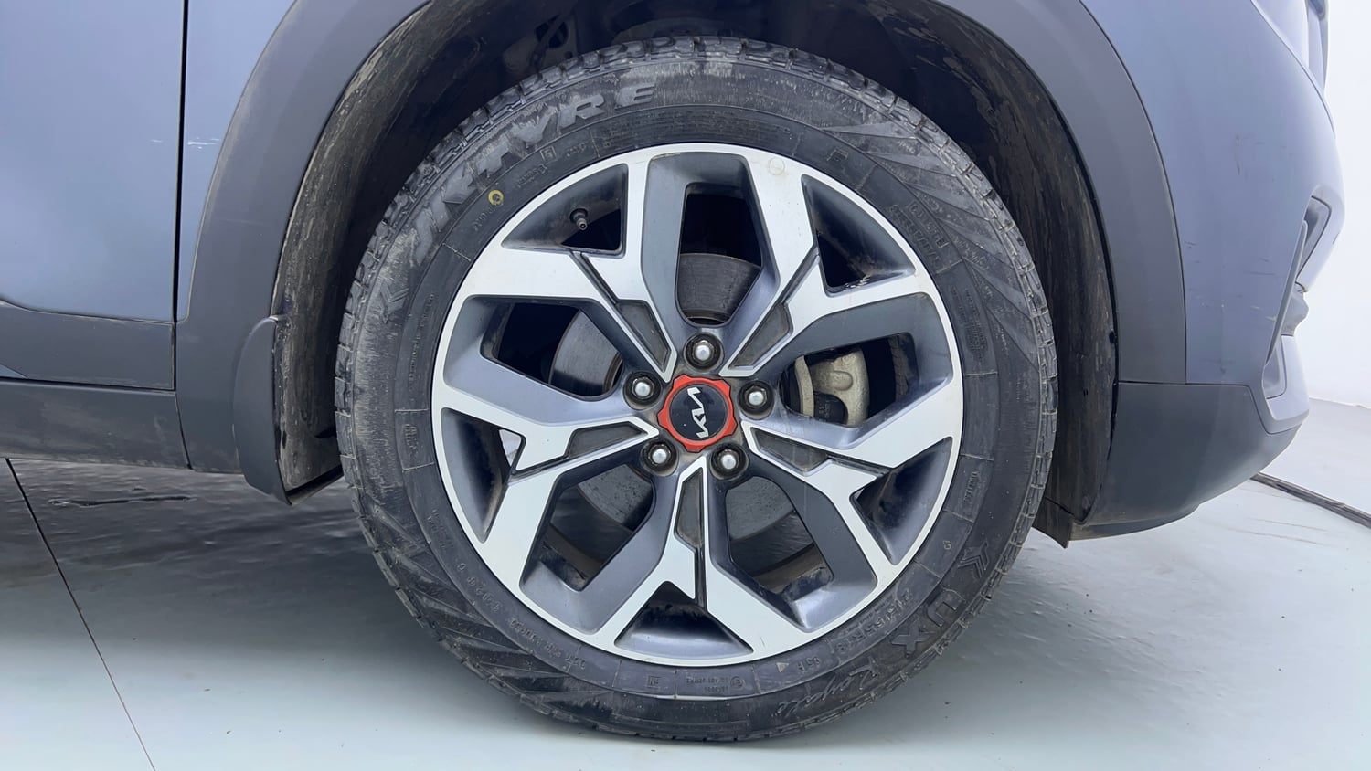 Used 2022 Kia Seltos X Line 1.5 Diesel AT Diesel Automatic tyres RIGHT FRONT TYRE RIM VIEW