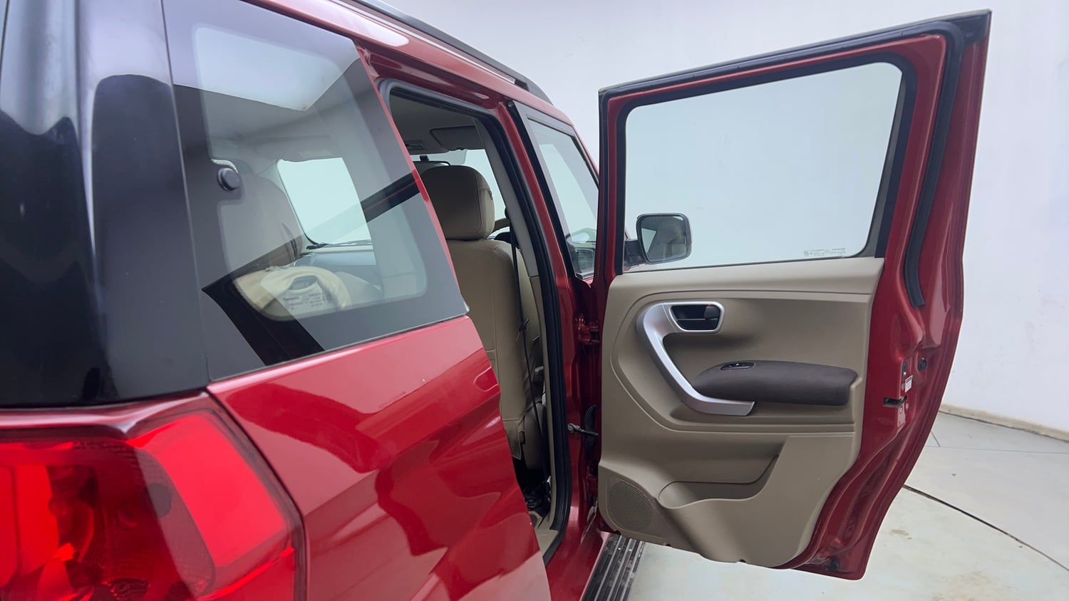 Used 2017 Mahindra TUV300 T8 mHAWK100 Diesel Manual interior RIGHT REAR DOOR OPEN VIEW