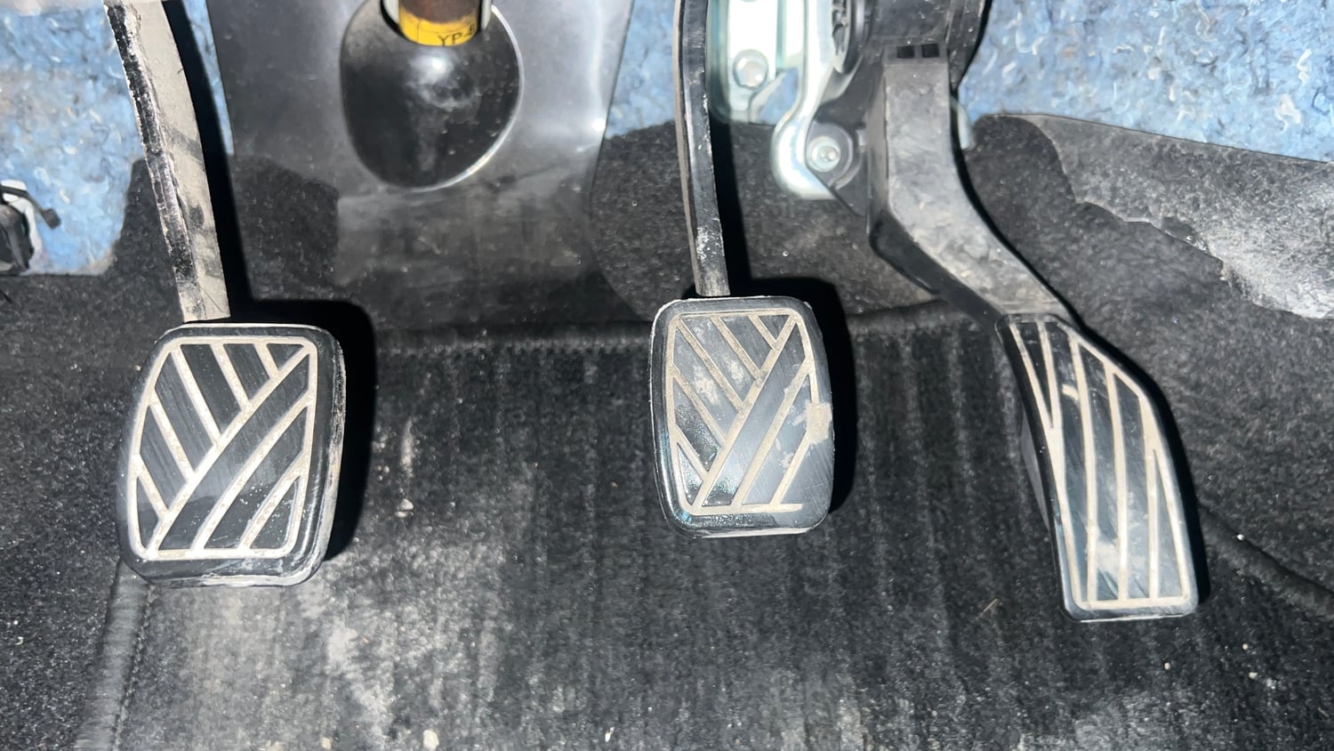 Used 2015 Maruti Suzuki Swift LXi Petrol Manual interior PEDALS VIEW