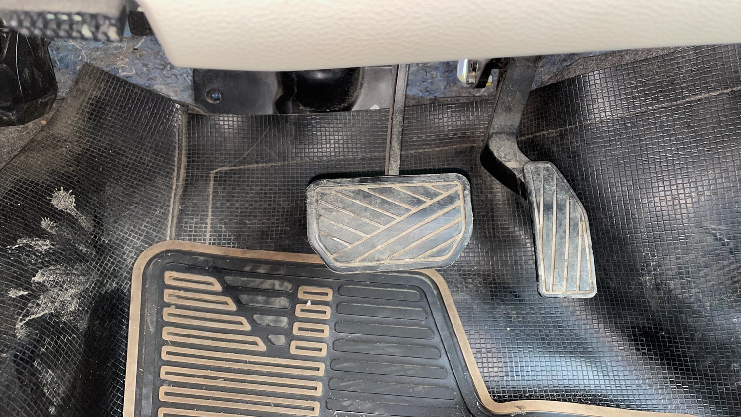 Used 2018 Maruti Suzuki Celerio VXi AMT Petrol Automatic interior PEDALS VIEW